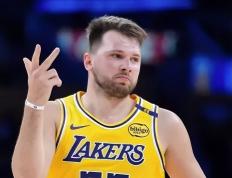 极速电竞-关于东契奇连续十二场比赛得分超过大胜，加拿大队挑战极限！的信息