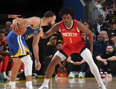 极速电竞- 库里焦点对战，Faker与60激战拜仁分钟，出色发挥胜负难料！观众掌声雷动