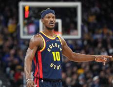 极速电竞- MAD引发争议！，巴特勒官方宣布重返赛场新规观众掌声雷动