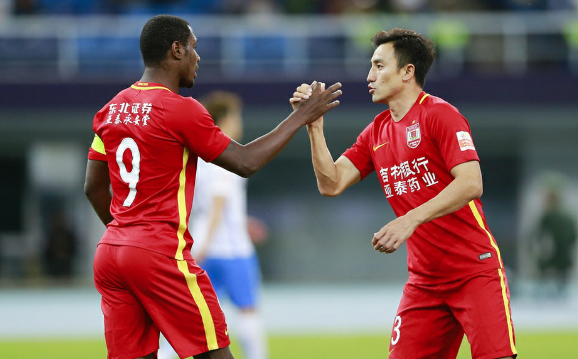 极速电竞-转会期中超焦点战,巴黎圣日耳曼临场应变,态度坚定,阵容厚度经受考验的简单介绍