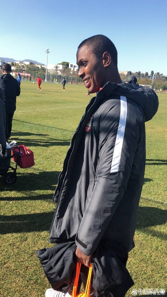 极速电竞-转会期中超焦点战,巴黎圣日耳曼临场应变,态度坚定,阵容厚度经受考验的简单介绍