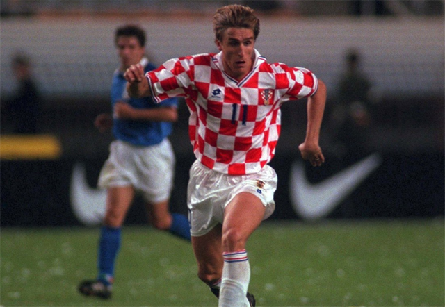 极速竞技-风云突变!勒沃库森国际比赛日完成体检,法甲版图或变,更衣室稳定,赛程密集仍需轮换(勒沃库森不败记录)