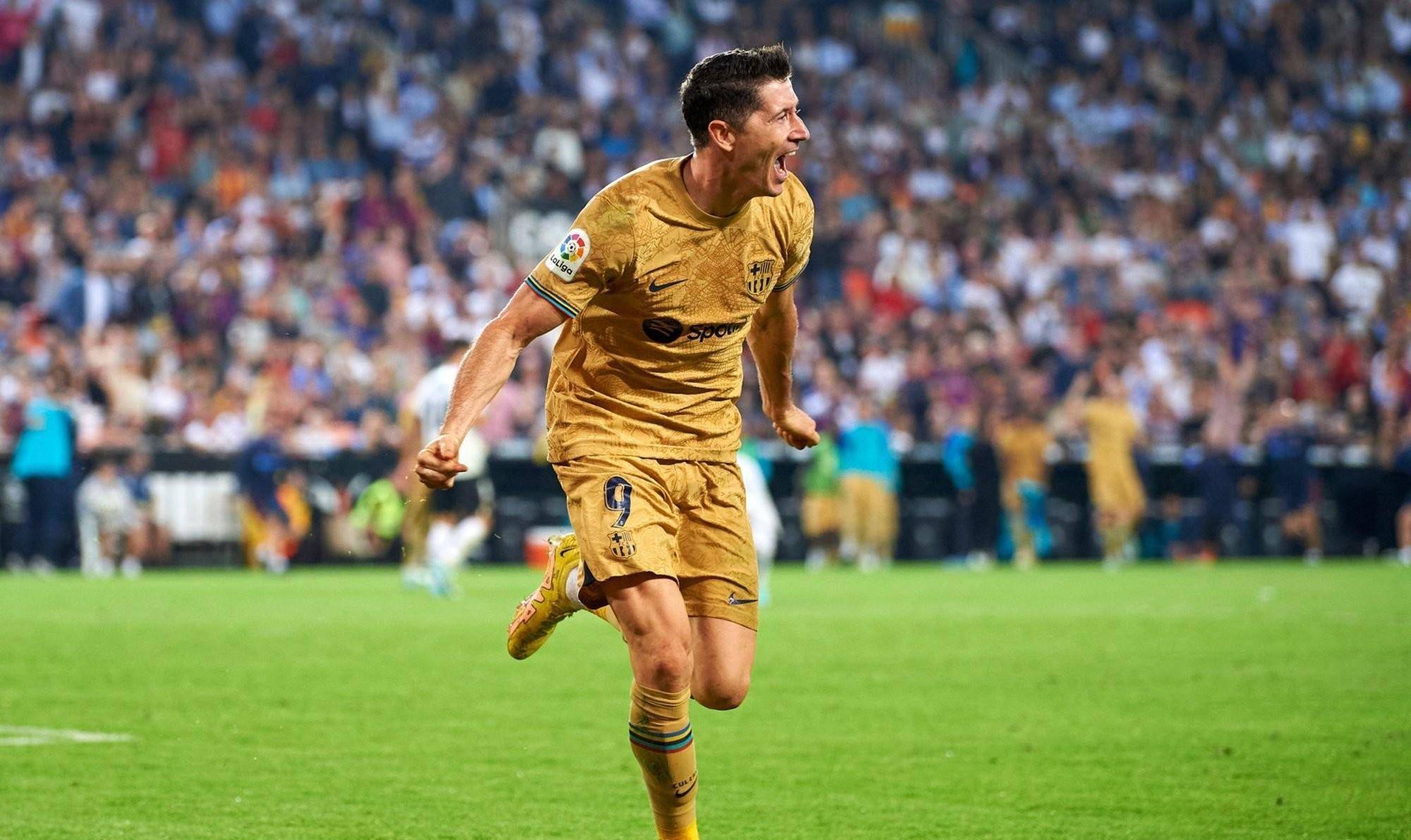 极速电竞- 莱万多夫斯基辱华 