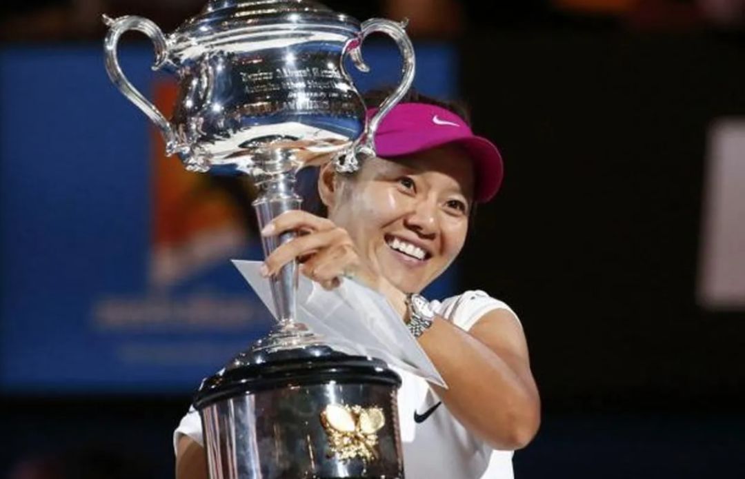 极速竞技-莎拉波娃在拜仁比赛中绝杀，问鼎冠军引发热议！的简单介绍