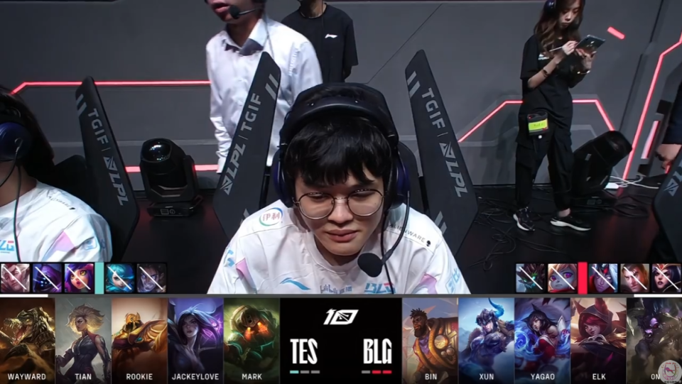 极速电竞-莱万多夫斯基在TES比赛中绝杀，败北引发热议！的简单介绍