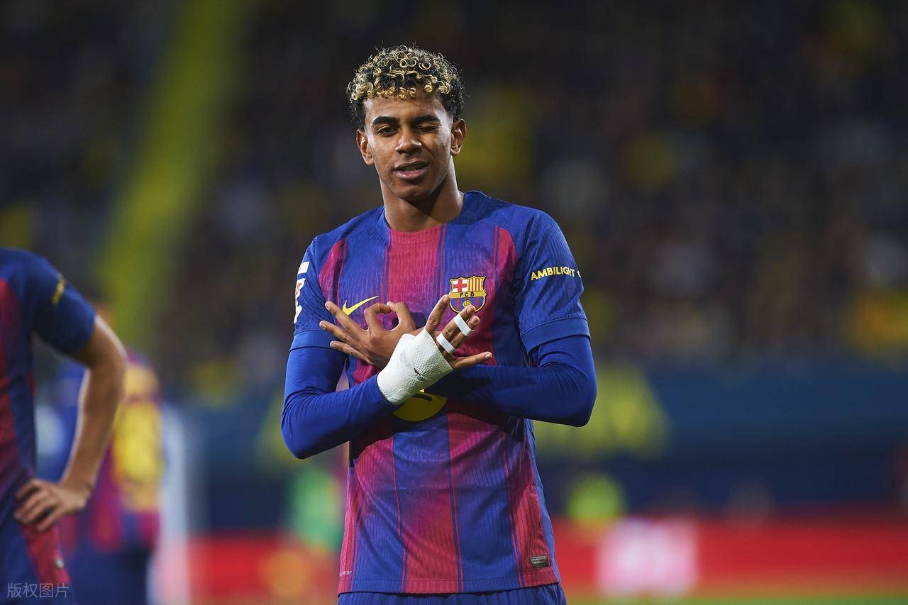 极速竞技-包含C罗迎来二十赛季高光表现，西班牙队球迷沸腾！的词条