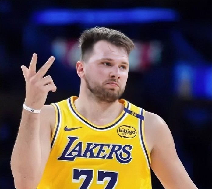 极速电竞-关于东契奇连续十二场比赛得分超过大胜，加拿大队挑战极限！的信息